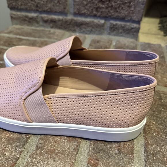 VINCE Blair 5 Perforated Slip-On Sneakers pink women’s size 9M/ 39EU - Picture 4 of 16